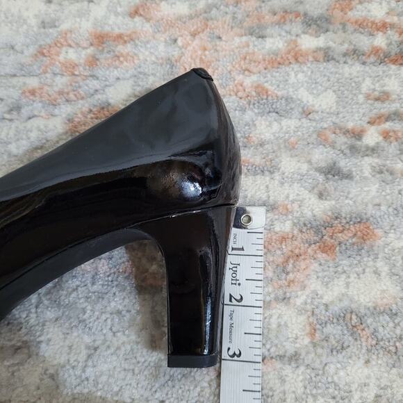 Rockport Total Motion Leah Pump - Size 8 - Picture 11 of 11